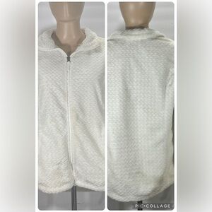 FREE2B OFF WHITE BRAIDED SOFT BUTTER PILE SIZE LARGE JACKET
